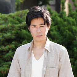 鈴木一真(C)2013 エイベックス・エンタテインメント/MBS