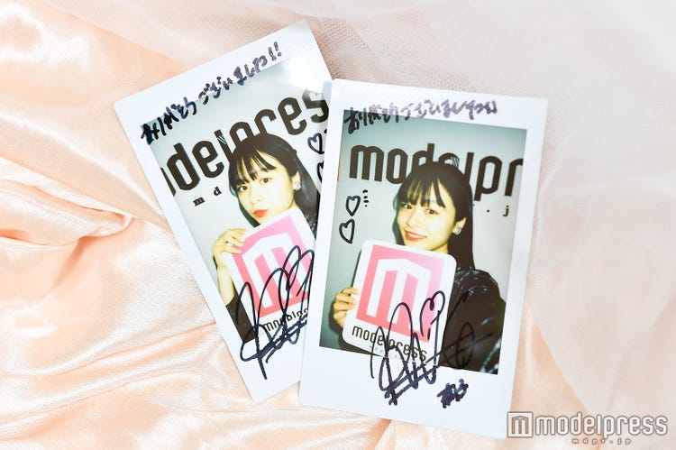 画像2/2) 【終了】莉子、直筆サイン入りチェキプレゼント【2名様 