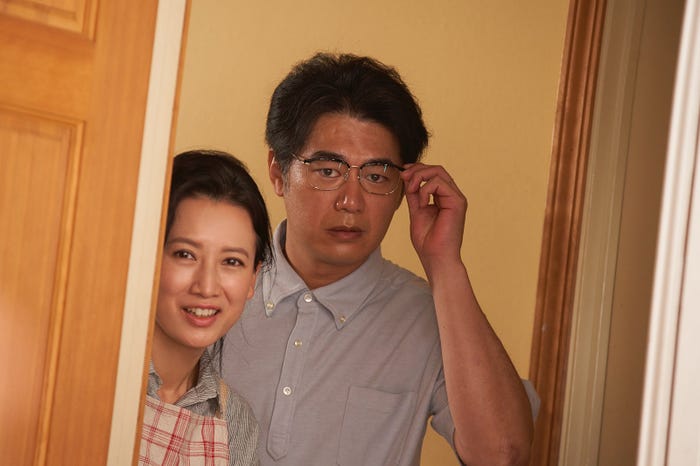 戸田菜穂、平山浩行(C)椎名軽穂/集英社・「君に届け」テレビ東京