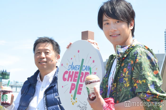 足立紀生氏、溝端淳平(C)モデルプレス