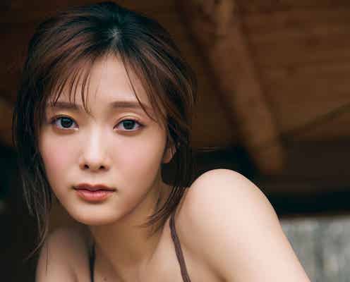 櫻坂46田村保乃、水着姿で抜群プロポーション際立つ 先行カット第8弾解禁【隣の席になりたい】