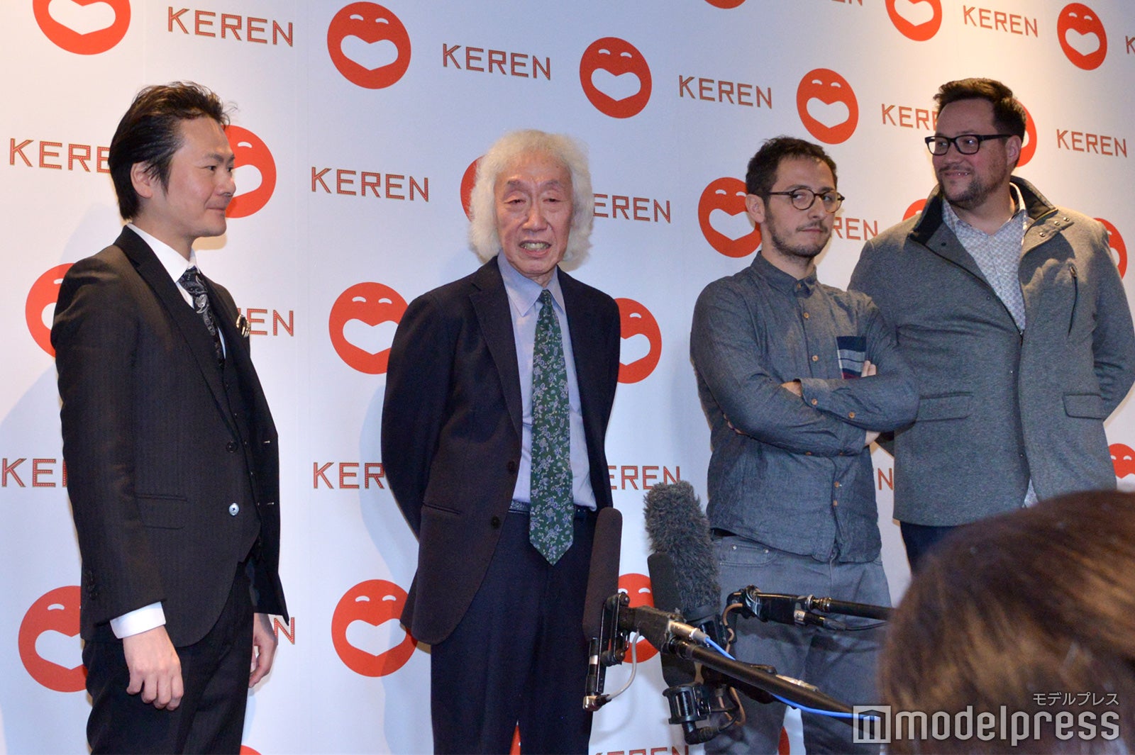「KEREN」グランドプレミア公演後の取材にて（左から）影山雄成氏、高平哲郎氏、Moment factory／（C）モデルプレス
