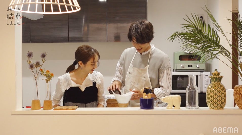 堀田茜、白洲迅（C）AbemaTV, Inc.