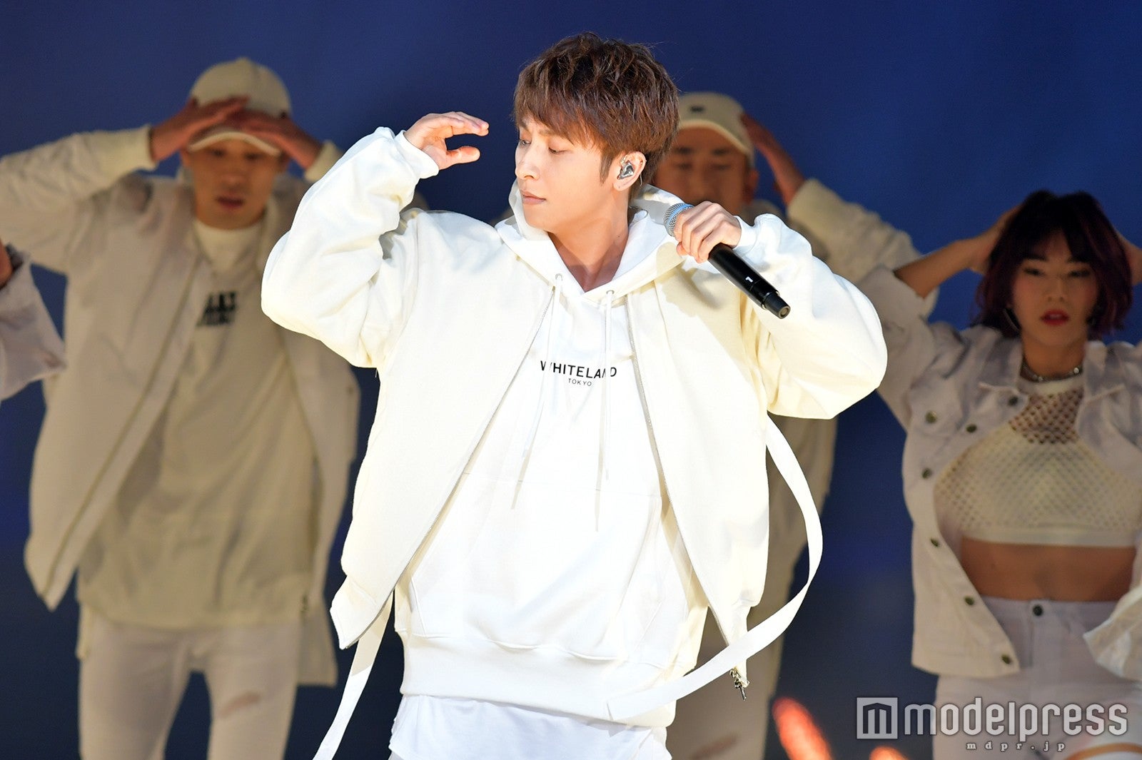 與真司郎（C）モデルプレス