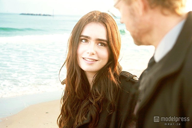 リリー・コリンズ（C）2012 Writers the Movie,LLC