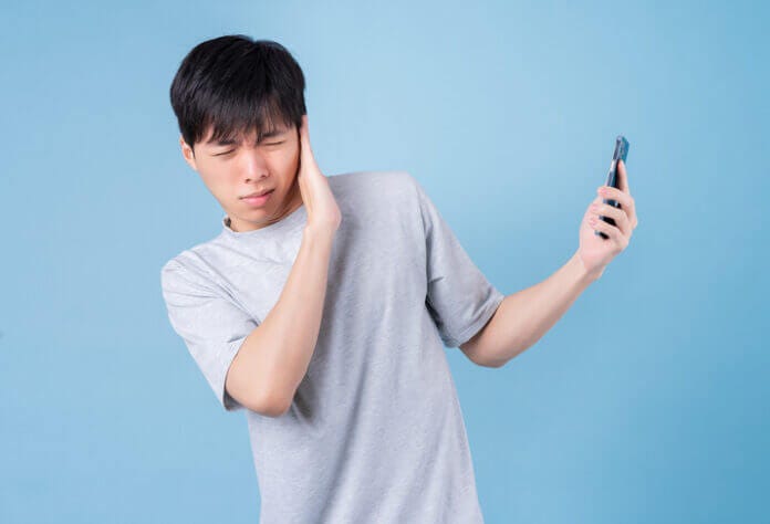 連絡を返さない