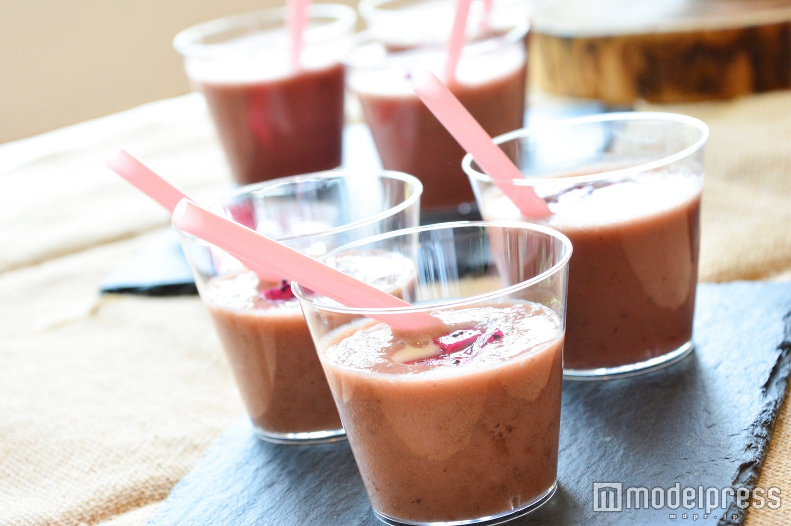 ツートーンスムージー （C）モデルプレス