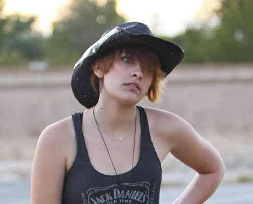 「とても落ちこんでいた」パリス・ジャクソンの自殺未遂について家族が語る