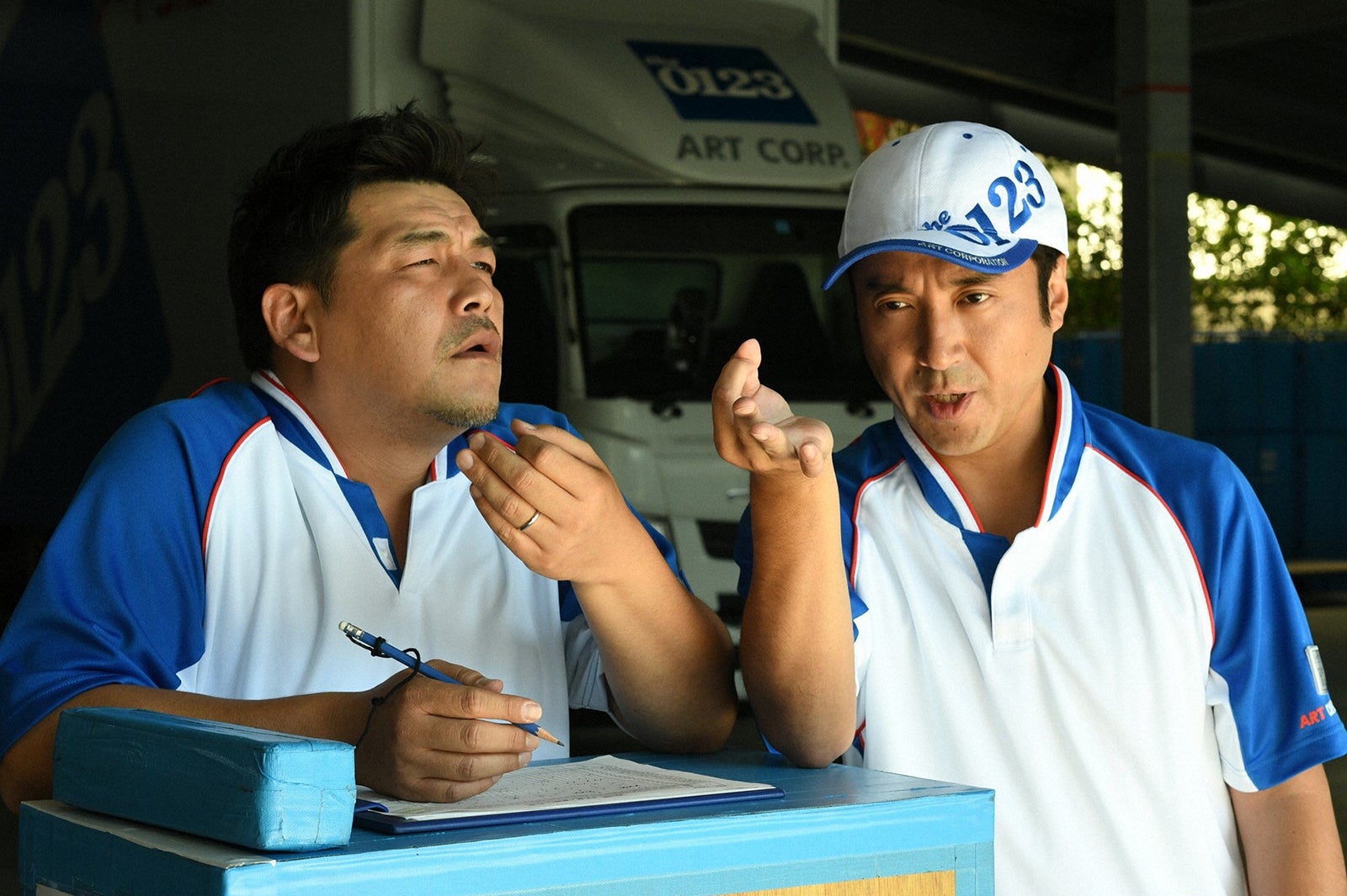 富澤たけし、ムロツヨシ／「大恋愛～僕を忘れる君と」第3話より（C）TBS