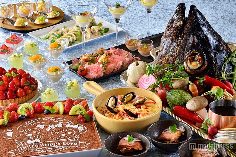 “スウィート・ダッフィー”ランチブッフェ／ディナーブッフェ（C）Disney