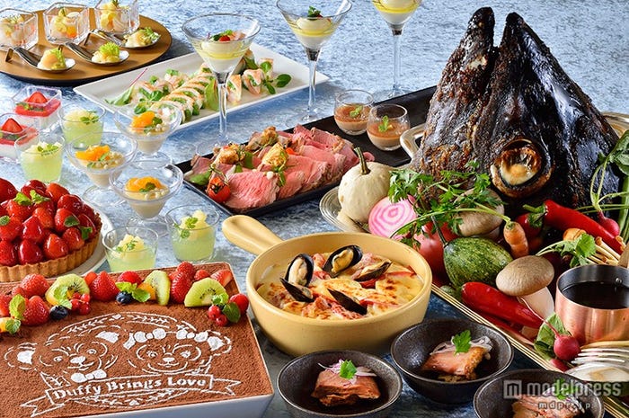 “スウィート・ダッフィー”ランチブッフェ/ディナーブッフェ(C)Disney