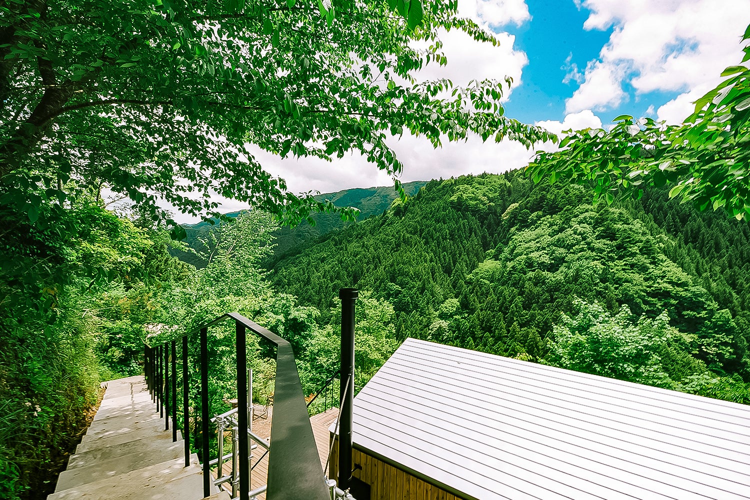  THEATER1／画像提供：ブッキングリゾート