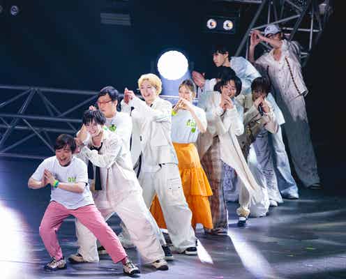 FANTASTICS、山里亮太らMC陣サプライズ登場で「Choo Choo TRAIN」披露 ボーカル&パフォーマーステージで魅せた二面性【DayDay. SUPER LIVE 2025】