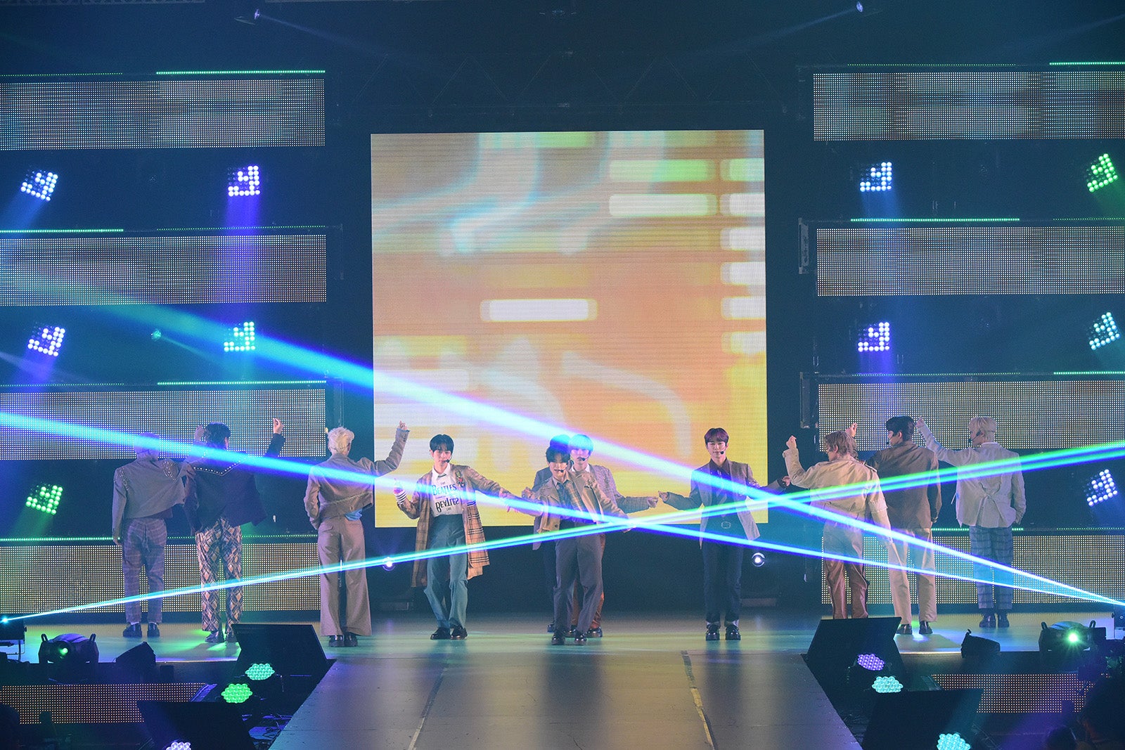 INI（C）Rakuten GirlsAward 2023 S／S