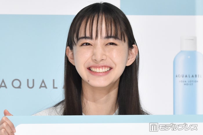 井桁弘恵、ミニ丈スポーツウェア×タイツでスラリ美脚披露「圧巻のスタイル」「半分以上脚で長すぎ」