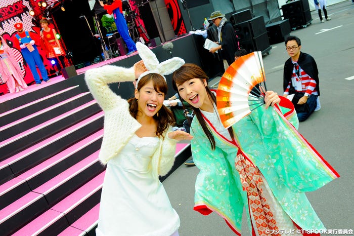 岡副麻希、三上真奈アナウンサー (C)フジテレビ(C)T-SPOOK実行委員会