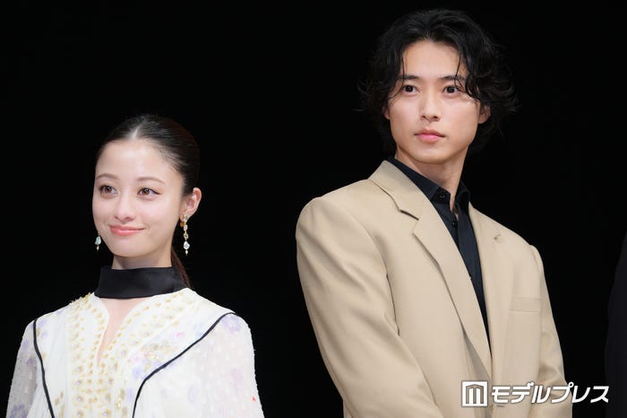 橋本環奈、山崎賢人(C)モデルプレス