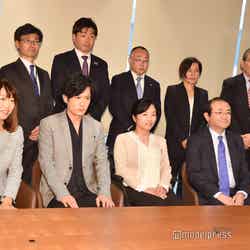 選考委員会の様子／（前列左から2番目）稲垣吾郎（C）モデルプレス