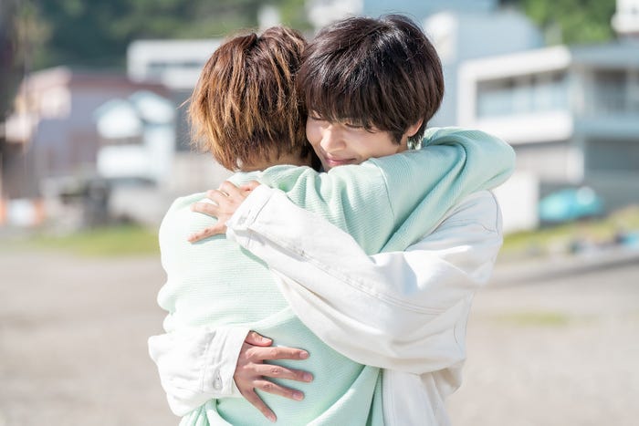 草川拓弥、西垣匠/「みなと商事コインランドリー」最終話より(C)缶爪さわ・椿ゆず/KADOKAWA/「みなと商事コインランドリー」製作委員会