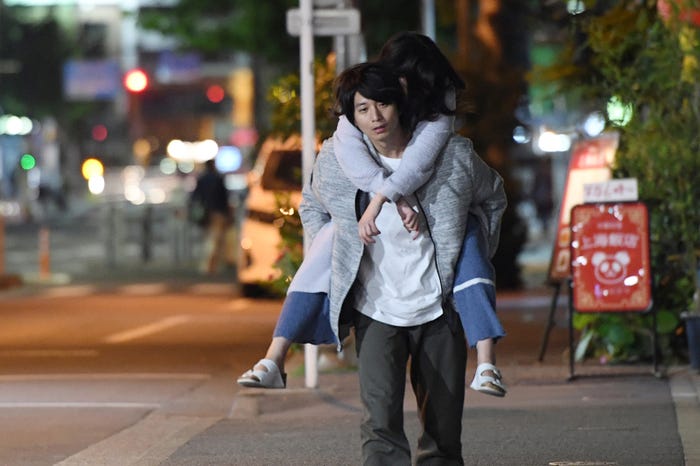 向井理・吉高由里子/「わたし、定時で帰ります。」第8話より(C)TBS