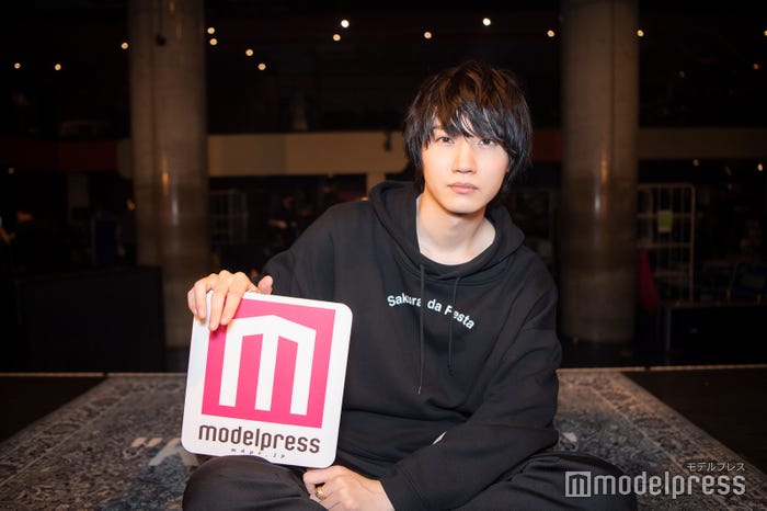 モデルプレスのインタビューに応じた桜田通(C)モデルプレス