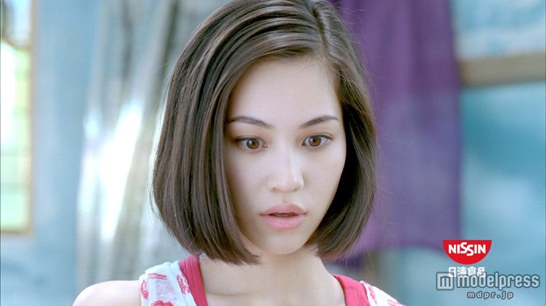 水原希子／ICEカップヌードル新CM「氷入れすぎた」篇より