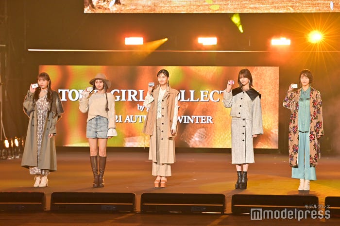 渡辺梨加、小林由依、山崎天、渡邉理佐、土生瑞穗 (C)モデルプレス