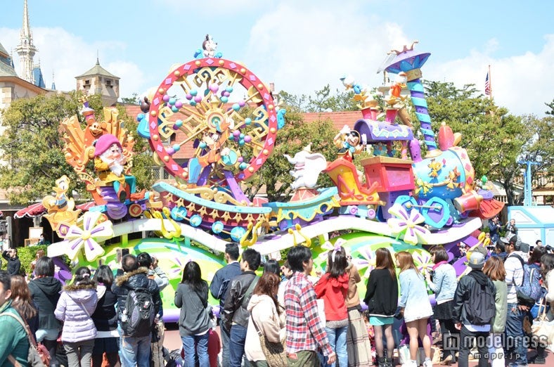 東京ディズニーリゾート30周年パレードがスタート／「ハピネス・イズ・ヒア」パレード公開
