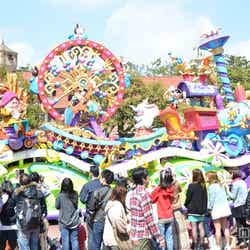 東京ディズニーリゾート30周年パレードがスタート/「ハピネス・イズ・ヒア」パレード公開
