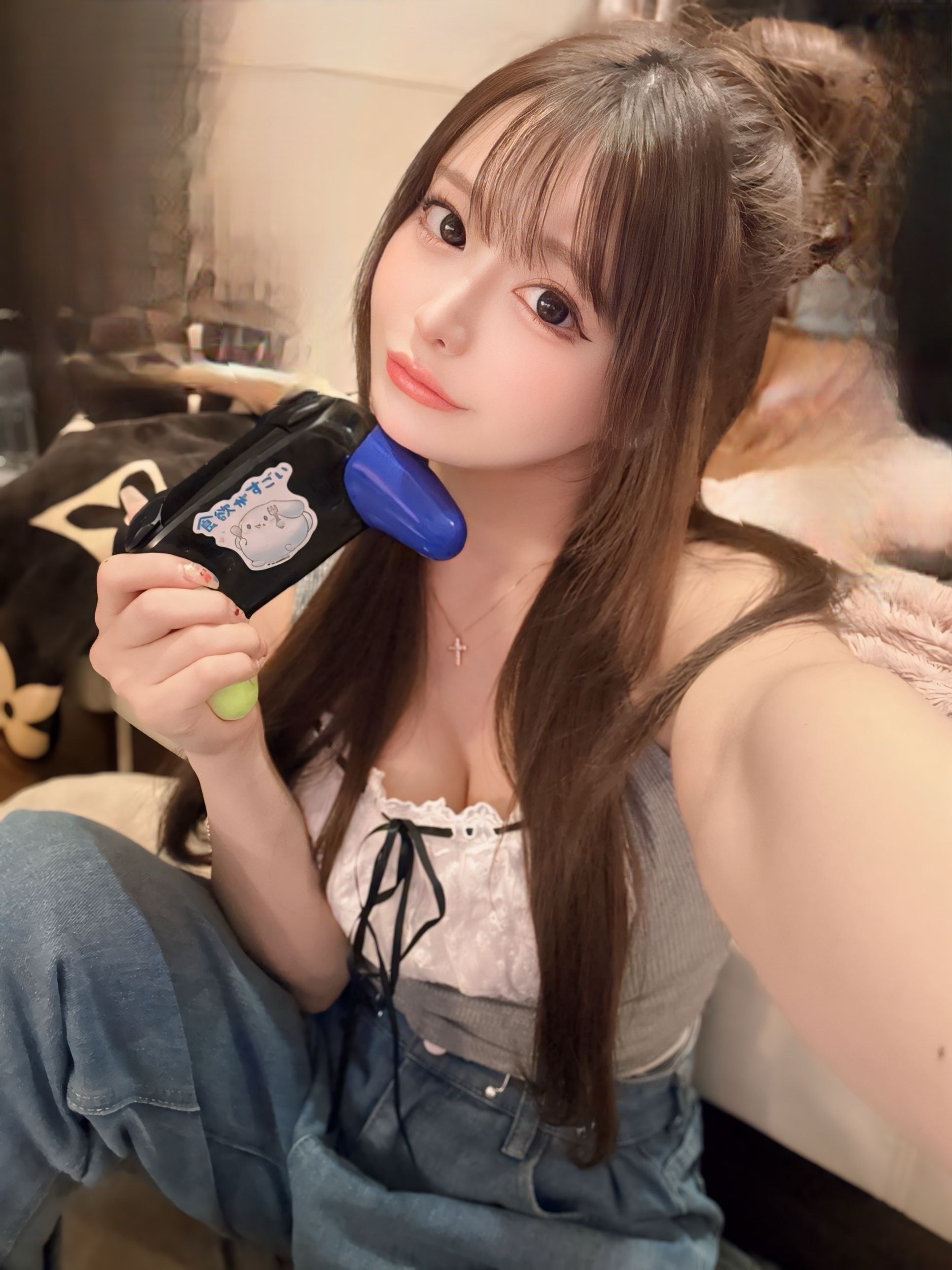 休日は1日中ゲームをすることも（提供写真）