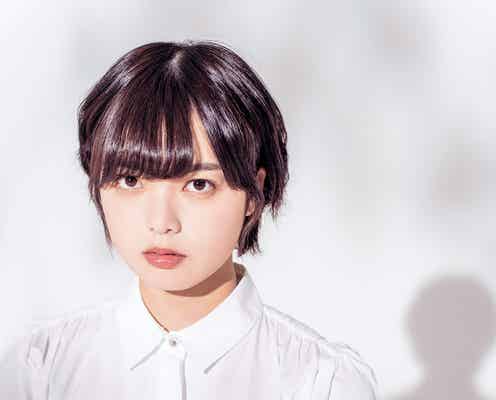欅坂46平手友梨奈、真っ白衣装でナチュラル美