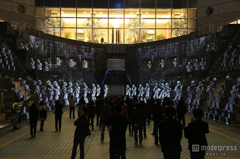 プロジェクションマッピング「スター・ウォーズ 果てしなき銀河の旅」（C）＆TM lucasfilm Ltd．