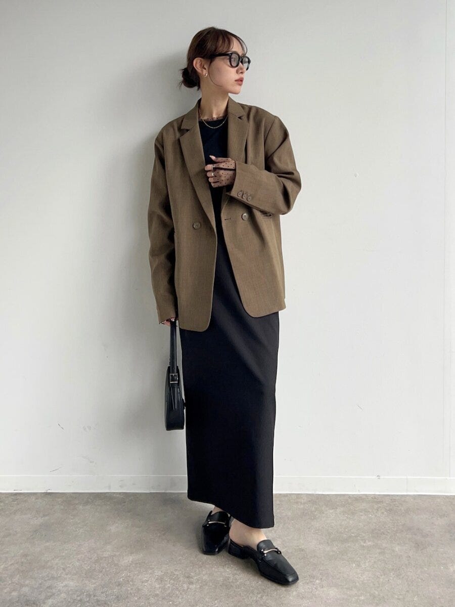 黒ロングスカートコーデ4