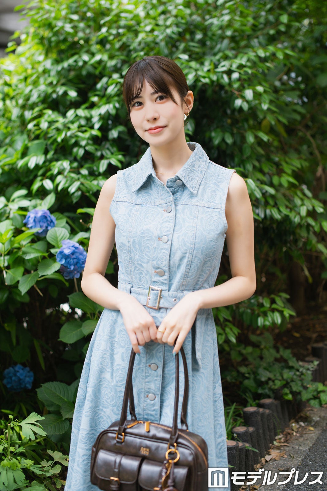 「夏の上品お出かけスタイル」