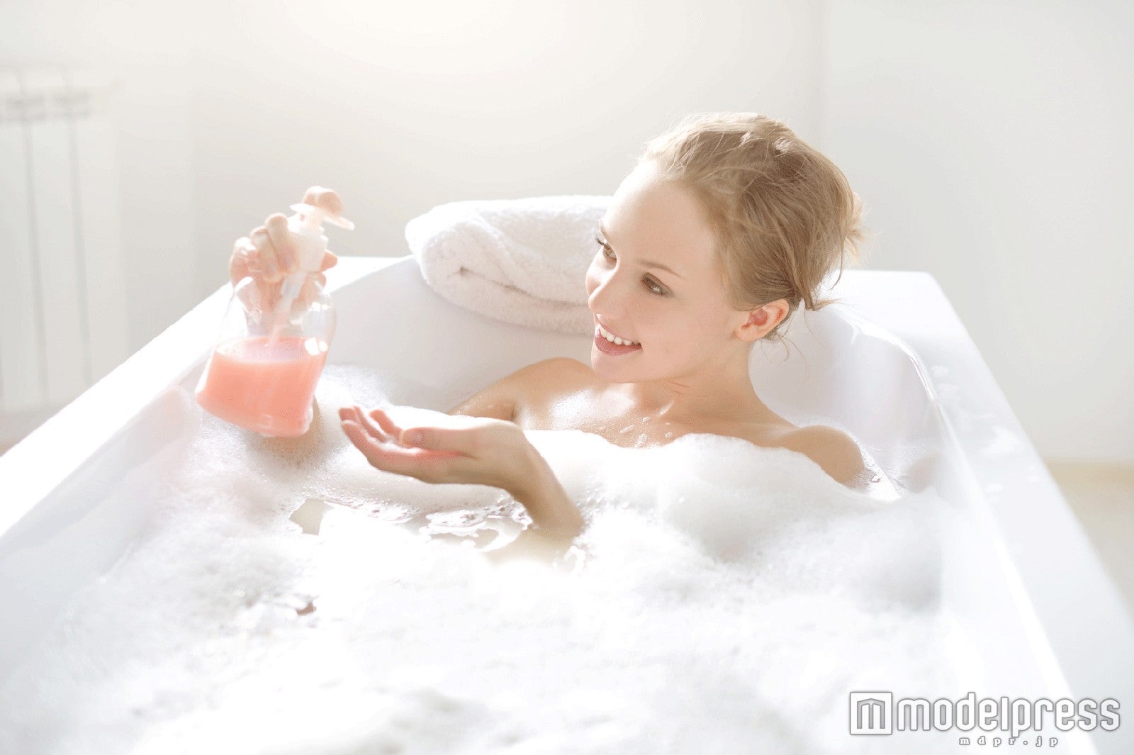 夏でも身体を温めて冷え知らず（Photo-by-Anton-Maltsev／Fotolia）