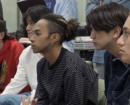 Aぇ! group、デビューツアー前日に試練 緊迫の舞台裏公開【BORDERLESS Aぇ! group デビューツアーの裏側】