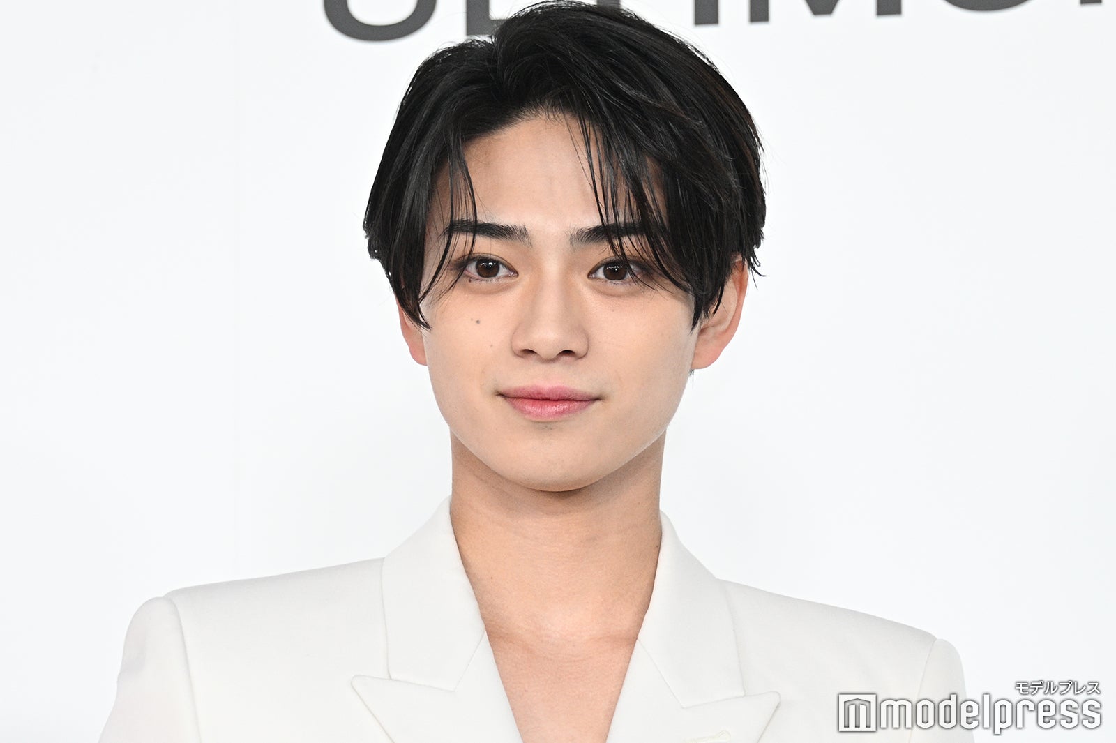 岩瀬洋志、全身白スーツが眩しい 仕事前の習慣明かす「自分のボディを1番大切にしていて…」【ULTIMUNE with LISA POP UP EVENT】