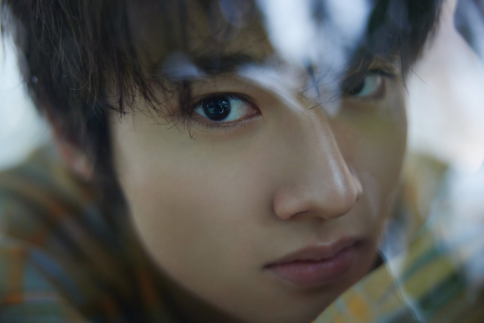 藤岡真威人「藤岡真威人1st写真集 EXPRESSIONS」（東京ニュース通信社刊）