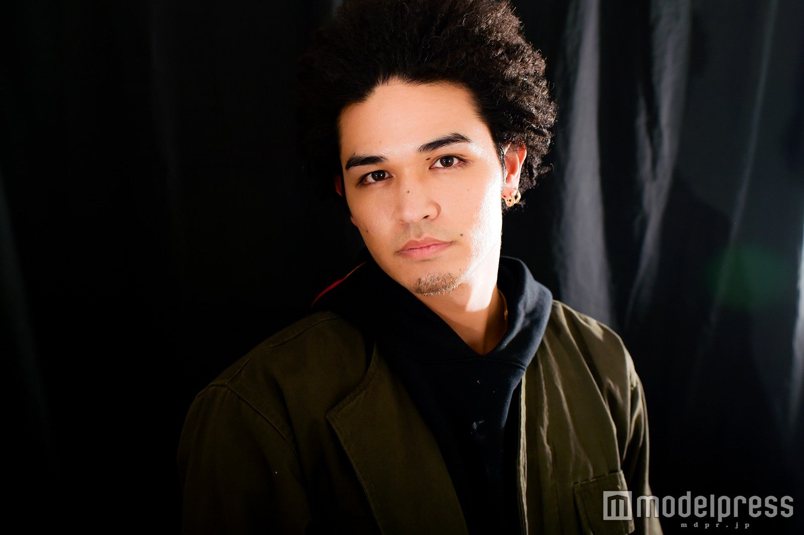 与那嶺瑠唯（C）モデルプレス