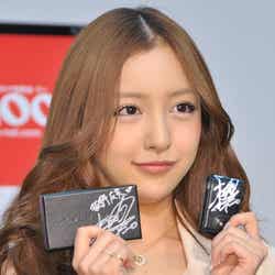 板野友美