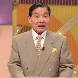 相談室長の笑福亭仁鶴(C)NHK