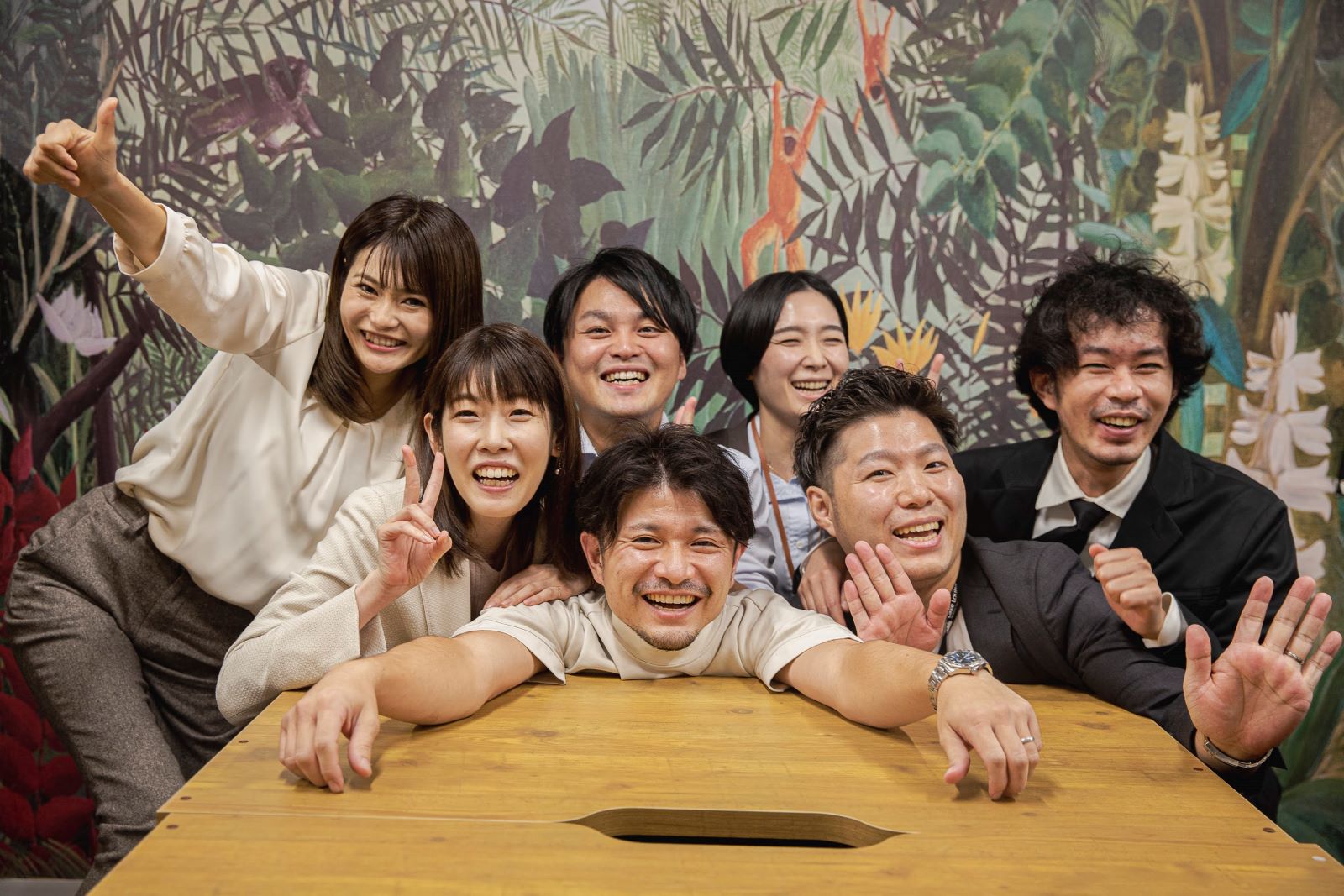 3期目の初めてのキックオフにて創業メンバーと撮影（提供画像）