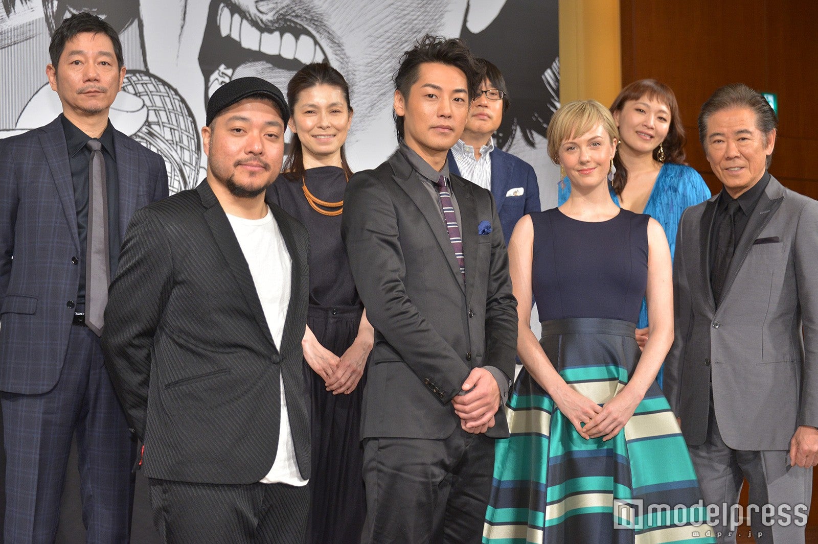 （前列左から）福原充則氏、福士誠治、シャーロット・ケイト・フォックス、西岡徳馬（後列左から）中村まこと、高田聖子、六角精児、桑原裕子／舞台「俺節」|製作発表会見より（C）モデルプレス