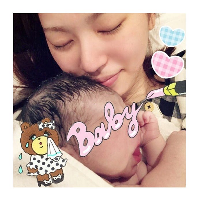 我が子との2ショットも公開/菊地あやかInstagramより