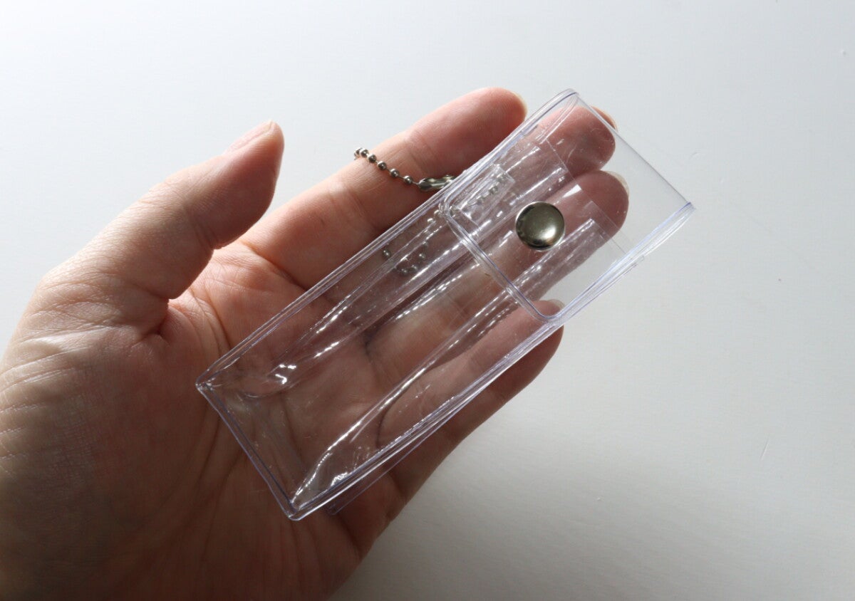 100均で見つけて即買いでした！「ありそうでなかったクリアタイプ」「バッグチャームみたい」