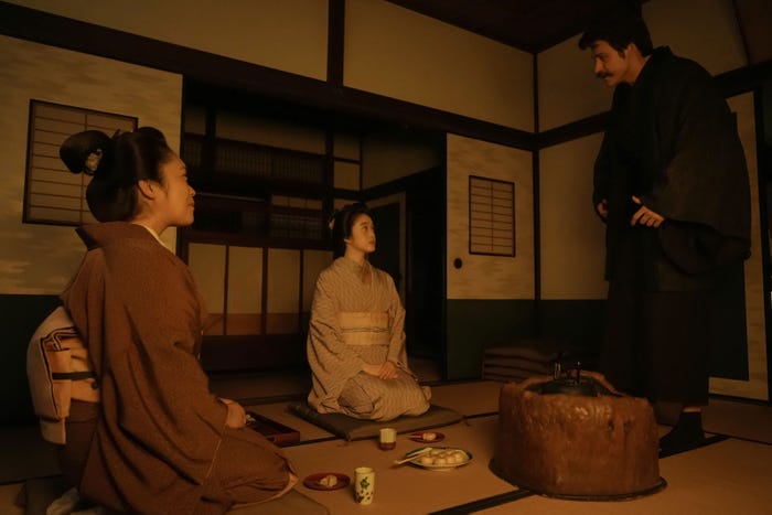 池脇千鶴、高石あかり、トミー・バストウ「ばけばけ」第98話(C)NHK