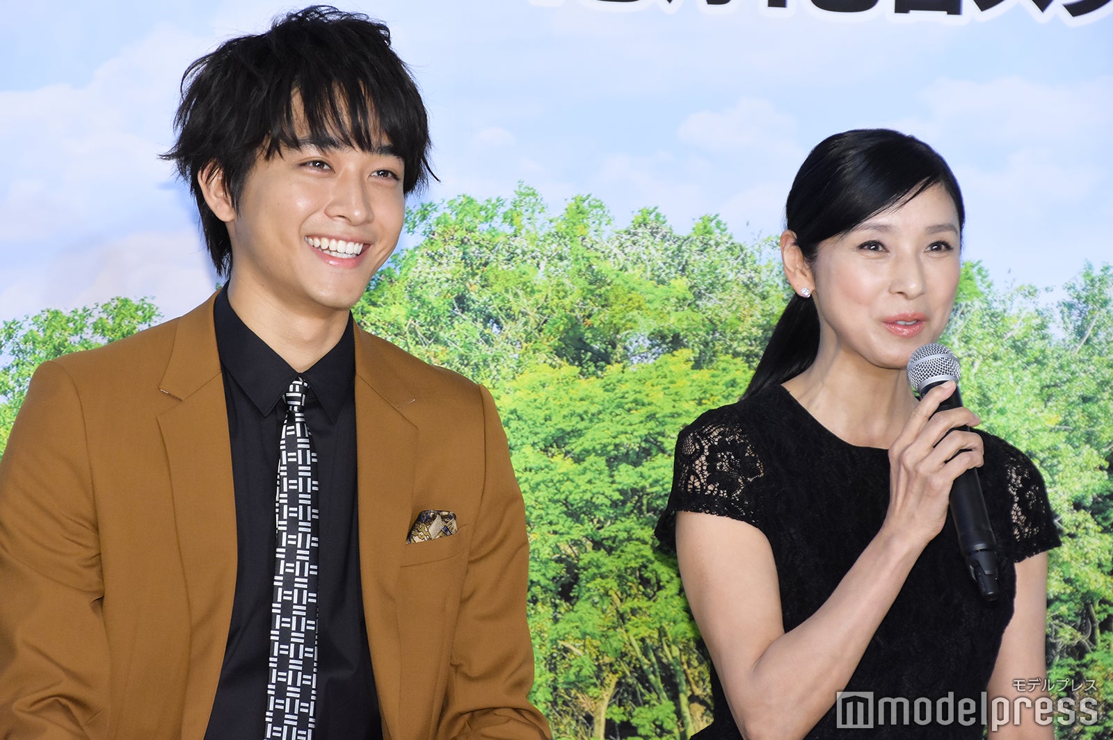 佐藤寛太、黒木瞳（C）モデルプレス