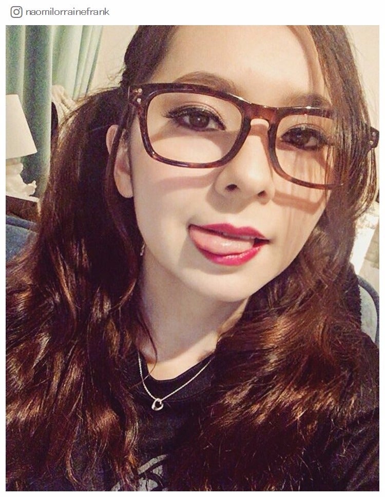 テラハ美女がギャル化？メイク×エロメガネで激変「鬼かわいい」「ギャップすごい」と反響