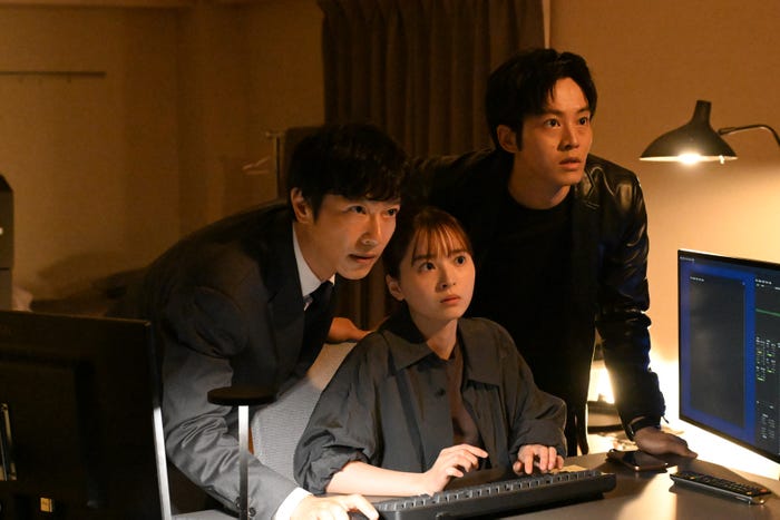 堺雅人、飯沼愛、松坂桃李「VIVANT」第6話より(C)TBS