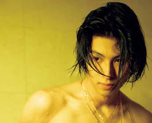 THE RAMPAGE長谷川慎、1ヶ月半で絞った体脂肪率“3%”の腹筋披露 メンバーと遊んだエピソードも